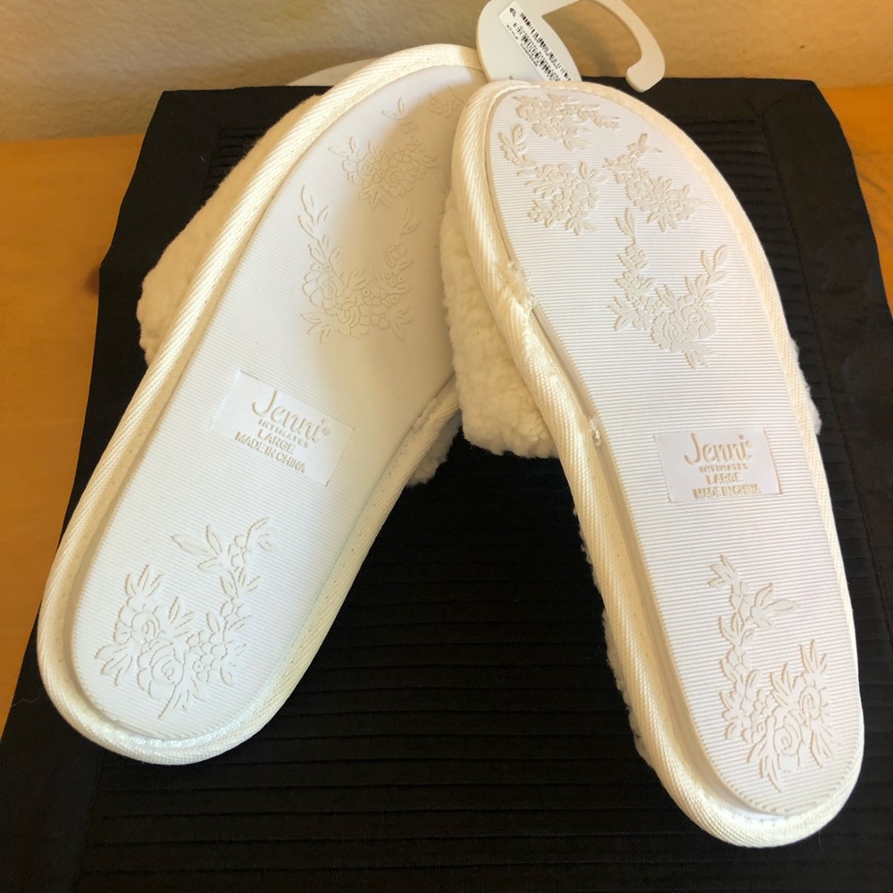 NWT-SNOW WHAT-Embroidered Sherpa Slippers by JENNI-Sz L 9/10 - Picture 4 of 6